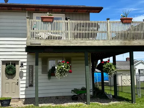 11380 Primrose Ln, Conneaut Lake, PA 16316
