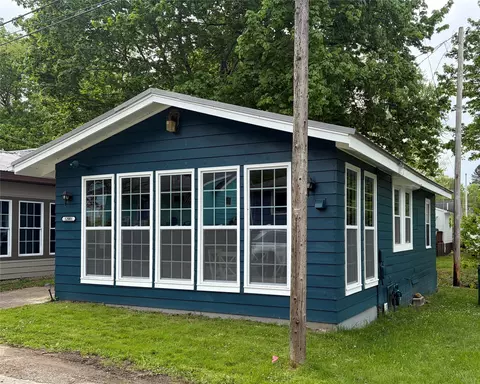12001 Teifer Ave, Conneaut Lake, PA 16316