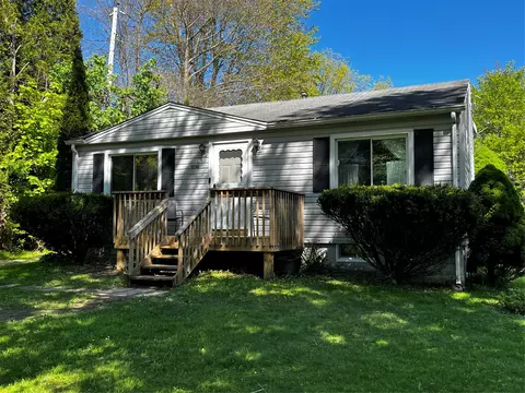 11716 Oakfield Rd, Conneaut Lake, PA 16316