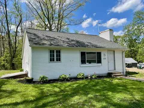 23989 Bloomfield Rd, Canadohta Lake, PA 16438
