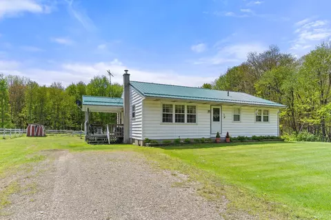 18705 E Forest Rd, Cambridge Springs, PA 16403