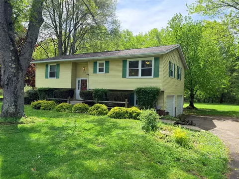 219 Shelhamer Cir, Edinboro, PA 16412
