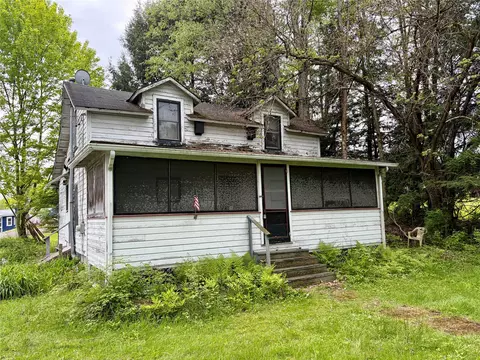10690 Glenn Blvd, Conneaut Lake, PA 16316