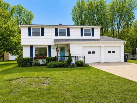 1014 Aris Dr, Erie, PA 16505