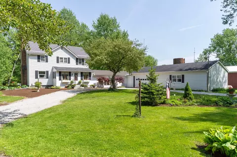 9941 Cross Station Rd, Girard, PA 16417