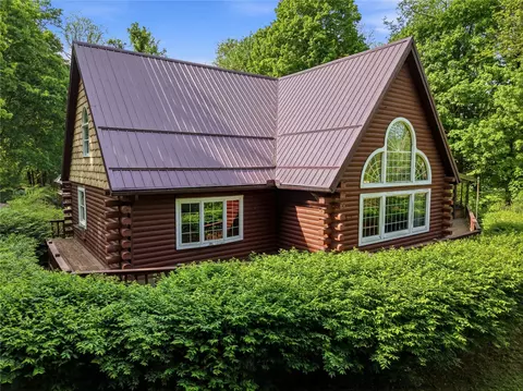 13723 Old Lake Rd, East Springfield, PA 16411