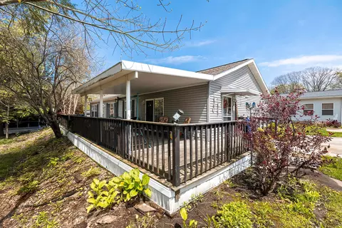 1542 Glenhaven Ln, Erie, PA 16509