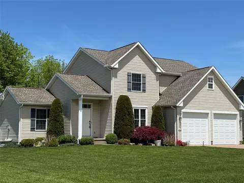 2632 N Shelby Dr, Erie, PA 16509