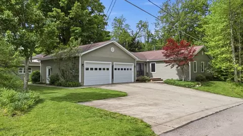 11897 Sunnyside Ave, Conneaut Lake, PA 16316