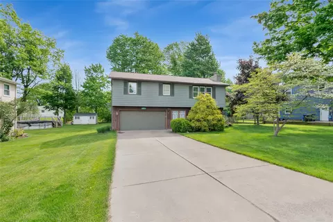 3613 Hampshire Rd, Erie, PA 16506