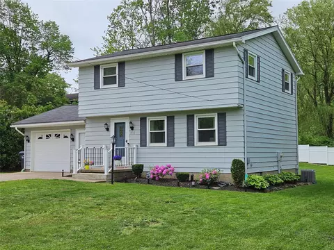 3716 Amherst Rd, Erie, PA 16506