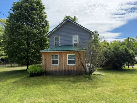 66 Keenan St, Clarendon, PA 16313