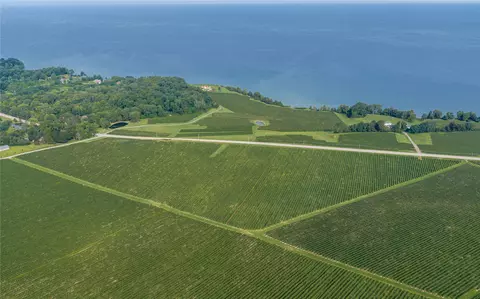 E Lake Road, North East, PA 16428