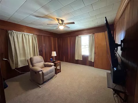 Living - 549 Wayne St, Corry, PA 16407 photo 10 of 10