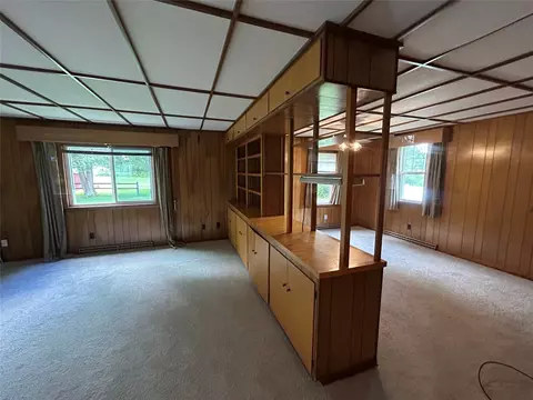 Living - 549 Wayne St, Corry, PA 16407 photo 5 of 10