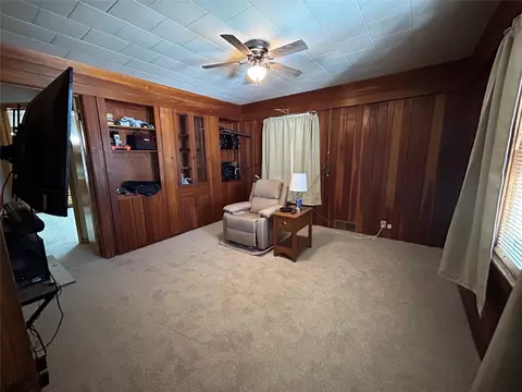 Living - 549 Wayne St, Corry, PA 16407 photo 9 of 10