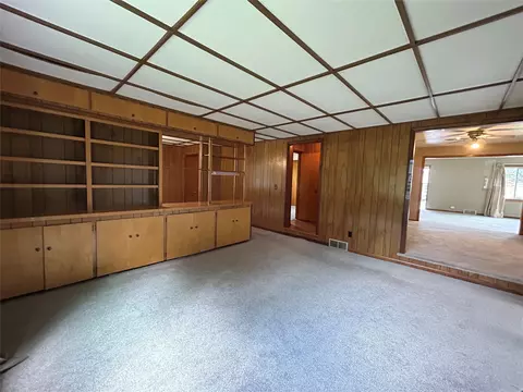 Living - 549 Wayne St, Corry, PA 16407 photo 7 of 10