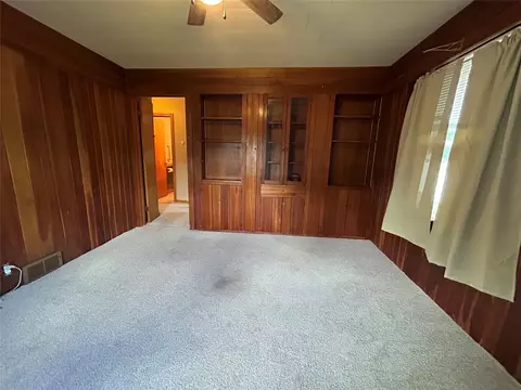 Living - 549 Wayne St, Corry, PA 16407 photo 8 of 10