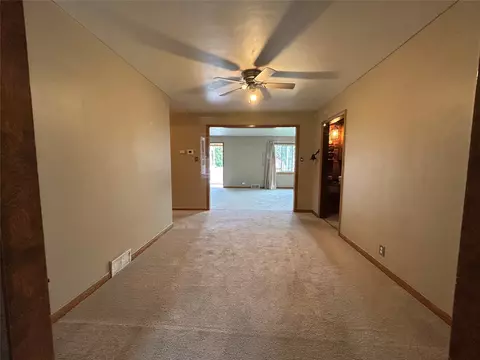 Entry Way - 549 Wayne St, Corry, PA 16407 photo 2 of 4