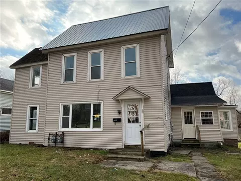 66 Market St, Union City, PA 16438
