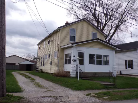 121 Vine St, Girard, PA 16417
