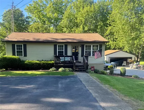 1460 Sunset Dr, Jamestown, PA 16134