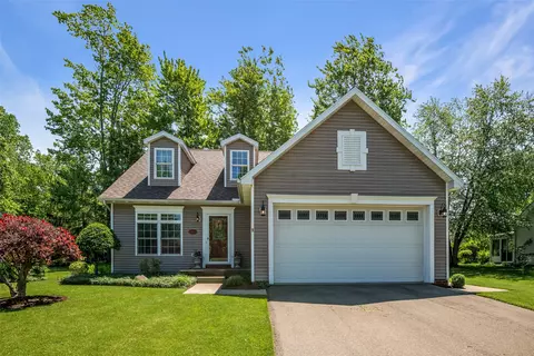 4569 N Woods Dr, Erie, PA 16511