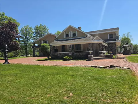 10163 Sampson Rd, Erie, PA 16509