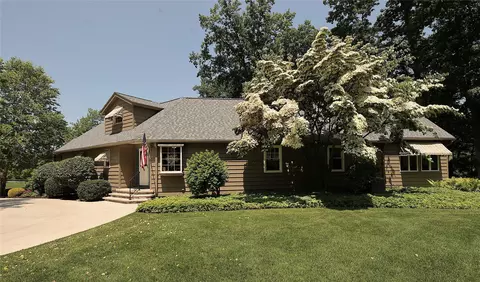 501 Dutch Rd, Fairview, PA 16415