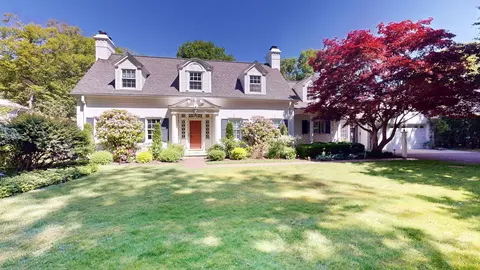 1902 S Shore Dr, Erie, PA 16505