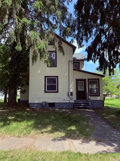 570 High St, Conneaut Lake, PA 16316
