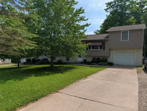 8571-8573 Kirsch Rd, Erie, PA 16510