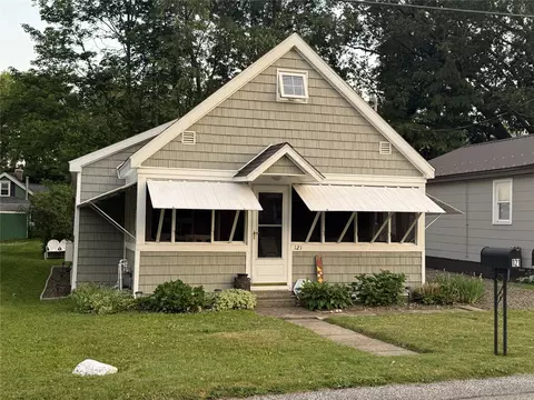 121 Cherry St, Edinboro, PA 16412