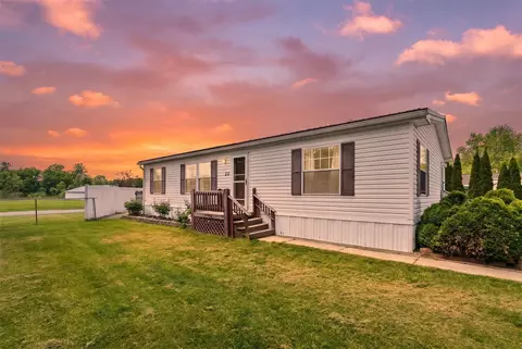 23 No Bar Dr, Corry, PA 16407