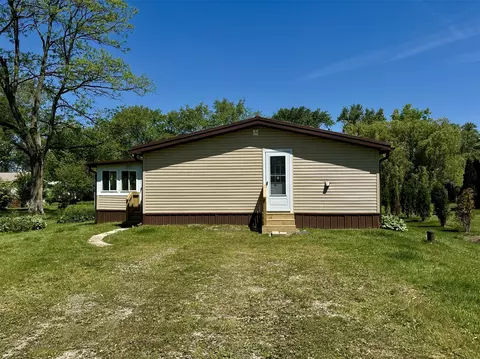11388 Piney Ave, Conneaut Lake, PA 16316