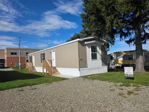 2510 Rollahome Dr, Erie, PA 16506