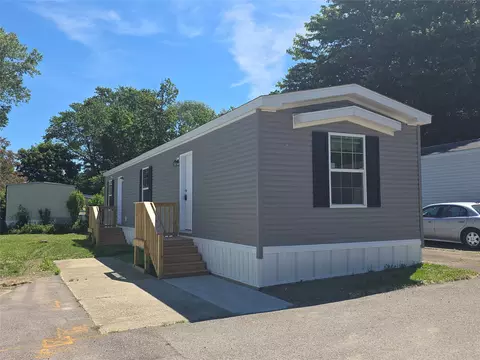 2517 Sherwood Dr, Erie, PA 16506