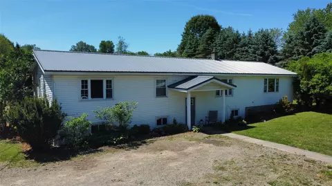 1873 W Center St, Waterford, PA 16441