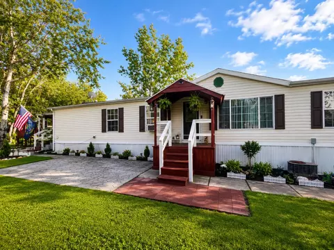 5321 Loomis St #240, North East, PA 16428