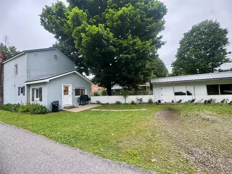 21722 Cussewago St, Venango, PA 16440