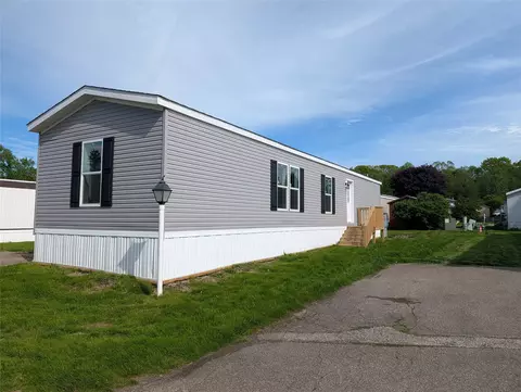 5149 Henderson Rd #83, Erie, PA 16509