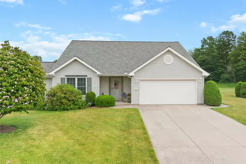 8649 Dogwood Ct, Girard, PA 16417