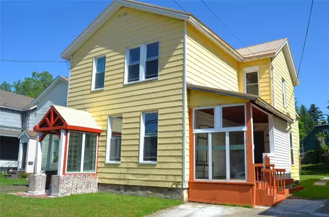 837 E 21st St, Erie, PA 16503