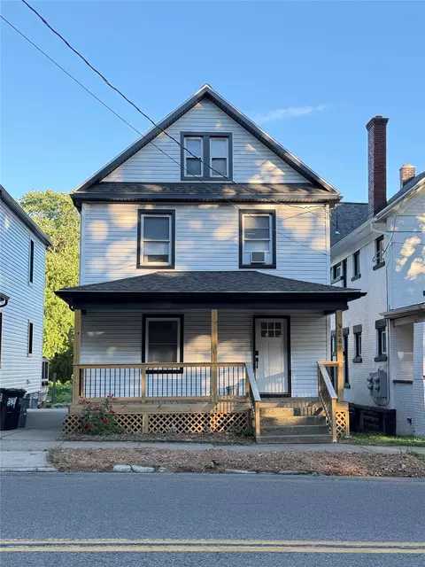 247 W 26th St, Erie, PA 16508