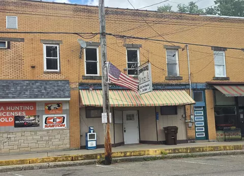 106 S Main St, Springboro, PA 16435