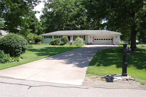 5371 Sunrise Cir, Fairview, PA 16415