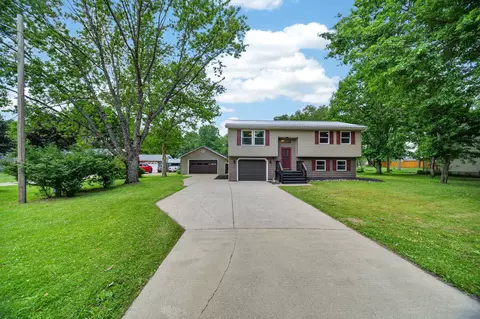 226 Shelhamer Dr, Edinboro, PA 16412