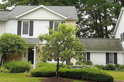 3271 Georgian Ct #C, Erie, PA 16506