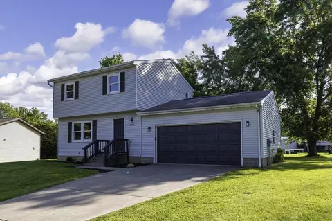 5425 Westgate Dr, Girard, PA 16417