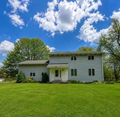 22452 Mill St, Centerville, PA 16404